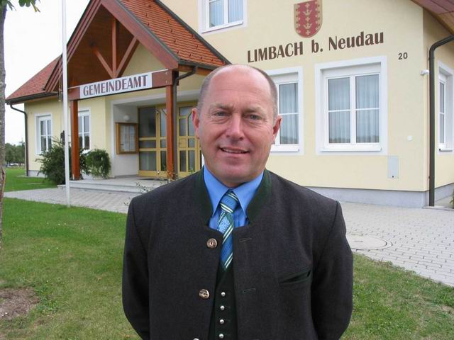 Bürgermeister Hans Gmoser Bürgermeister Hans Gmoser